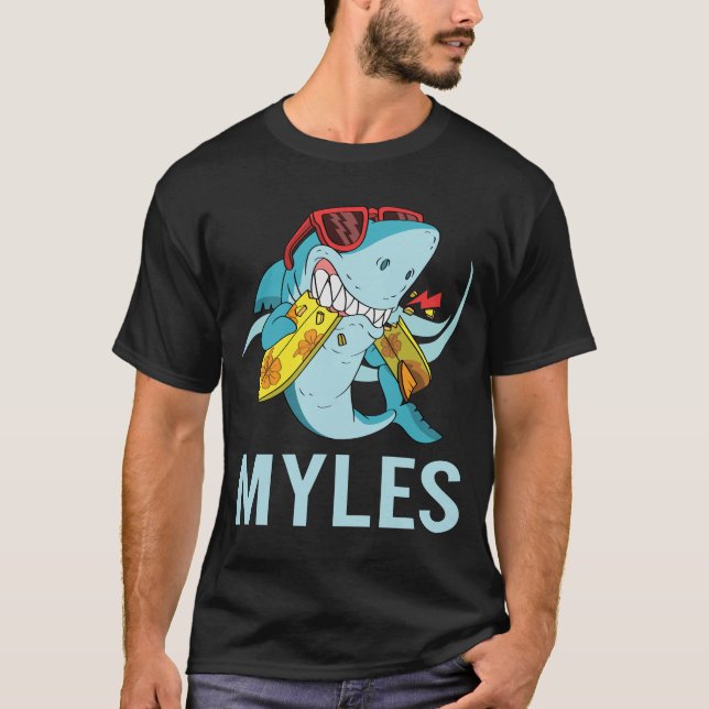 Funny Shark - Name des Motels T-Shirt (Vorderseite)