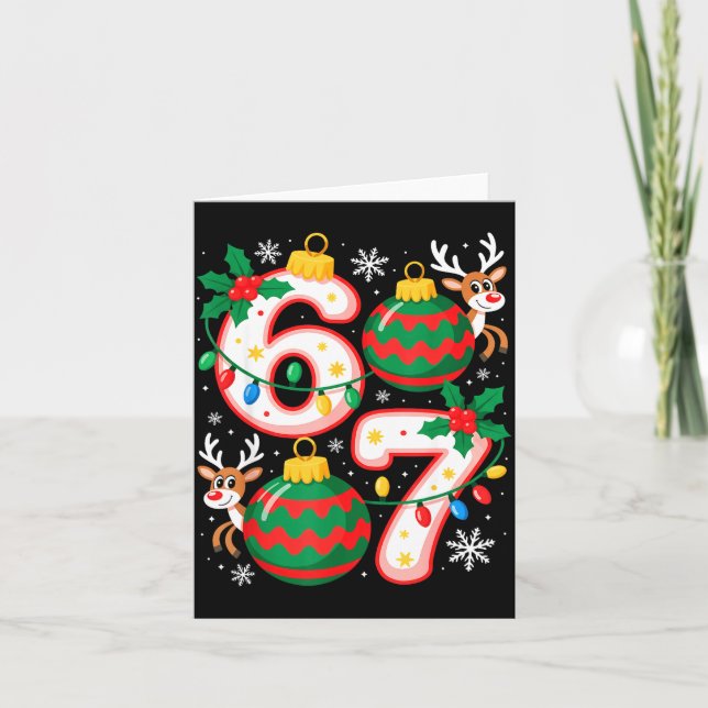 Funny Six Seven 67 Meme 6 7 Elf Santa Christmas Pa Karte (Vorderseite)
