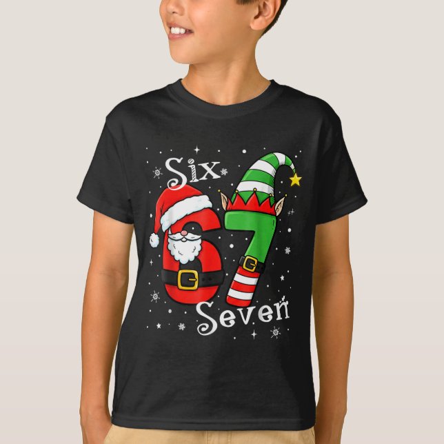 Funny Six Seven 67 Meme 6 7 Elf Santa Christmas Pa T-Shirt (Vorderseite)