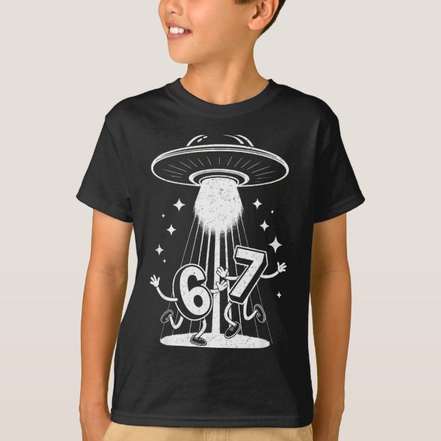 Funny Six Seven 67 Meme Internet Meme Ufo Gen Alph T-Shirt (Vorderseite)