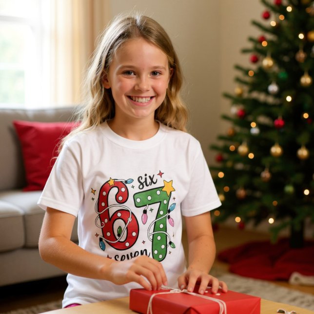 Funny Six Seven 6 7 Meme Christmas Lights Kids T-Shirt (Von Creator hochgeladen)