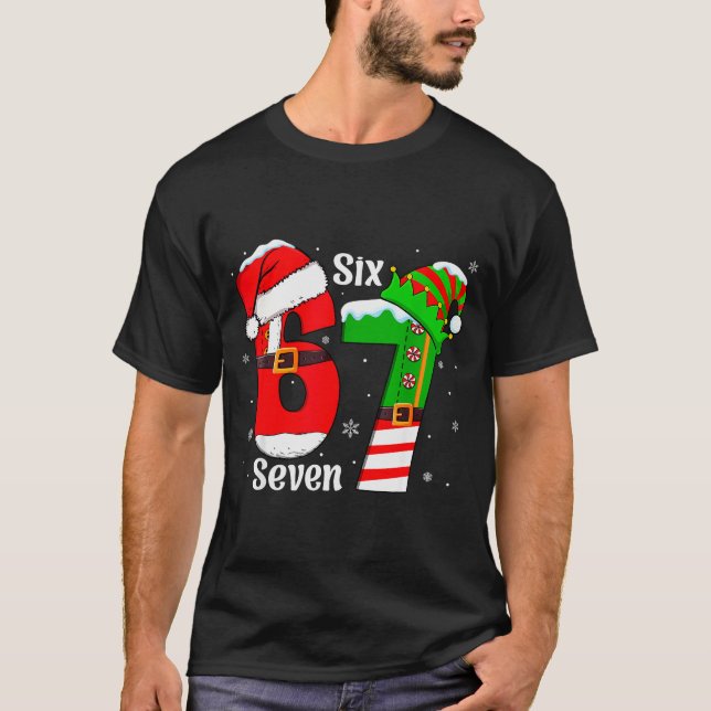 Funny Six Seven 6 7 Meme Gen Alpha Slang Santa Elf T-Shirt (Vorderseite)