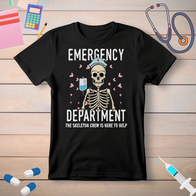 Funny Skeleton Halloween ER Nurse T-Shirt (Von Creator hochgeladen)