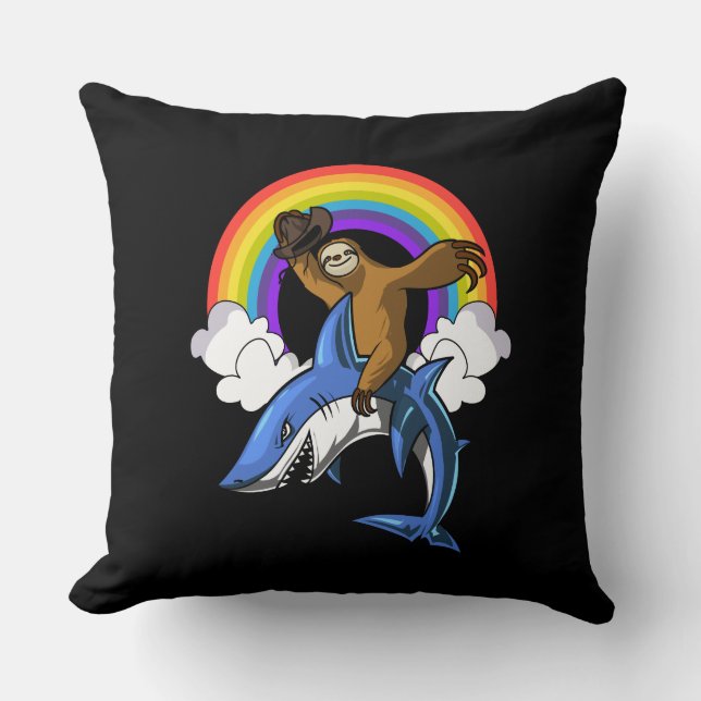 Funny Sloth Cowboy Riding Ocean Shark Rainbow Kissen (Vorderseite)