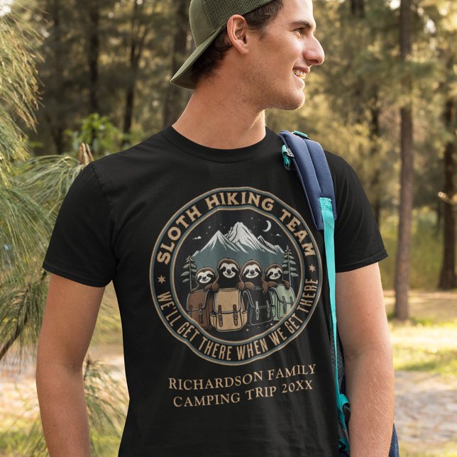 Funny Sloth Custom Family Wiedersehen Camping Trip T-Shirt (Von Creator hochgeladen)