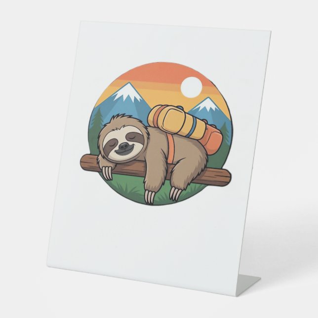 Funny Sloth Hiking Classic T-Shirt_1 Sockelschild (Vorderseite)