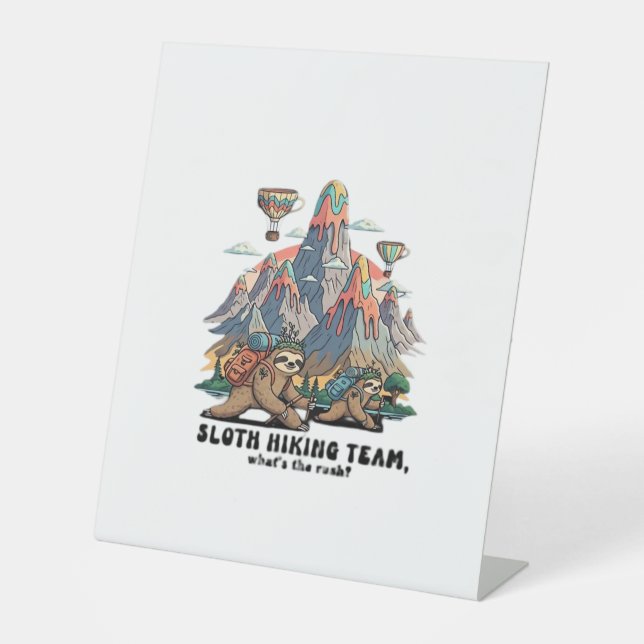 Funny Sloth Hiking Classic T-Shirt_7 Sockelschild (Vorderseite)