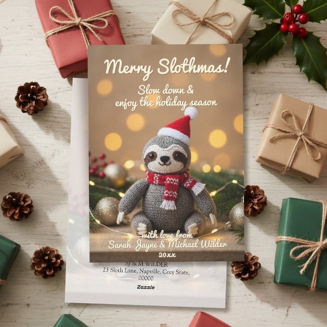 Funny Sloth Merry Slothmas Weihnachtskarte Feiertagskarte (Merry Slothmas! Slow down and enjoy the holiday season! Just add your name and address)