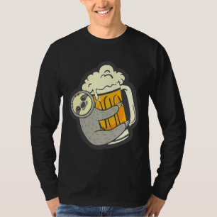 Funny Sloth umarmt ein Bier-Getränk T-Shirt