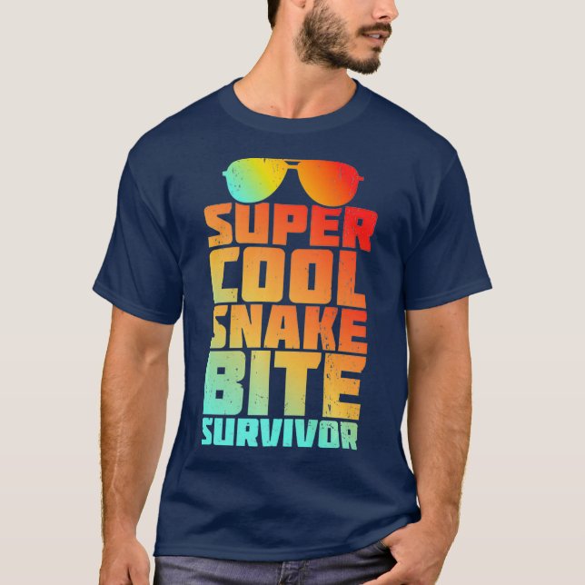 Funny Snake Bite Survivor Erholung Get Well Joke T-Shirt (Vorderseite)
