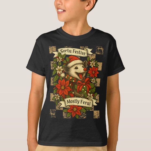 Funny Sorta Festive Mostly Feral Ssum Christmas Os T-Shirt (Vorderseite)