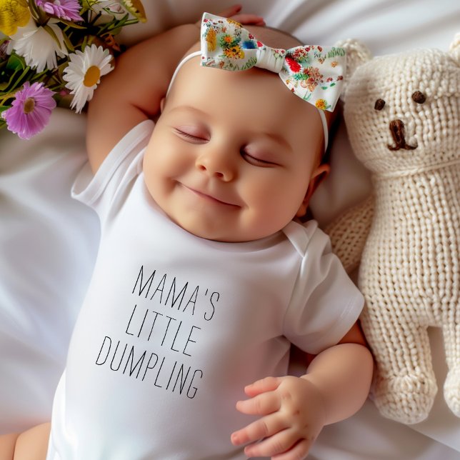 Funny Sprichwort Mamas kleine Dumpling Baby Strampler (Funny Saying Mama's Little Dumpling Baby Bodysuit)