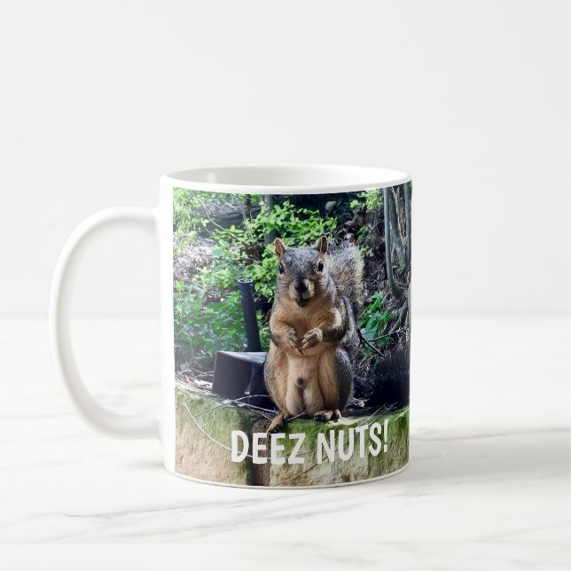 Funny Squirrel Deez Nuts Unangemessener Spaß Kaffeetasse (Links)