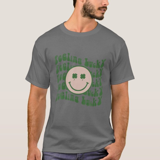 Funny St Patrick Day Gefühl Lucky Smile Face Meme T-Shirt (Vorderseite)