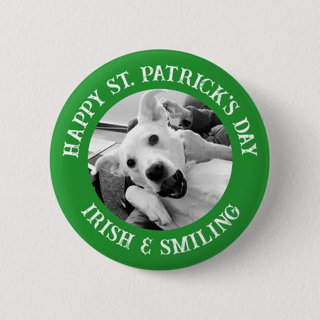 Funny St. Patrick's Day Irish and Smiling Dog Button (Vorderseite)