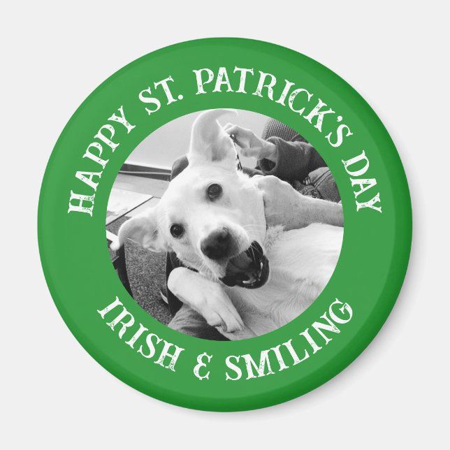 Funny St. Patrick's Day Irish and Smiling Dog Magnet (Vorne)