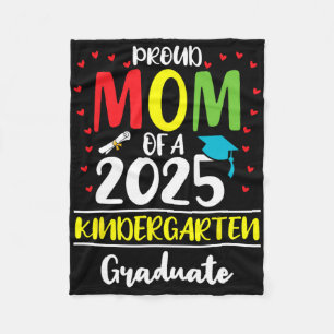 Funny Stolz Mama einer Cl of 2025 Kindergarten Gra Fleecedecke