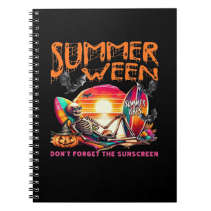 Funny Summerween Skeleton On Beach in der Sunset C Notizblock