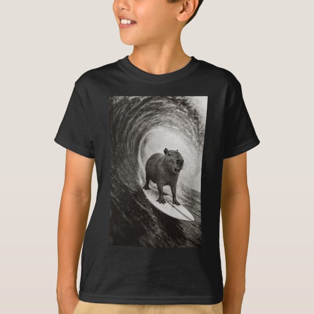 Funny Surfing Capyra Selfie On Surfboard Beach Ani T-Shirt (Vorderseite)