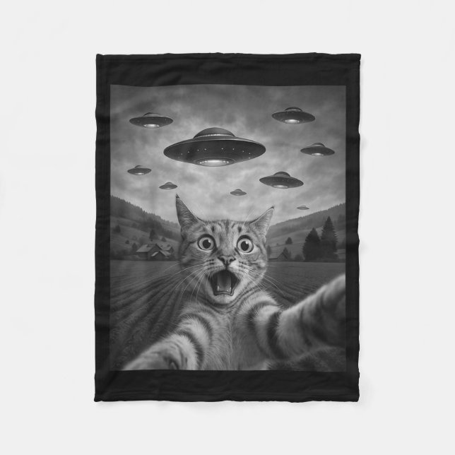 Funny Surprised Ed Cat Selfie With Alien Ufo Cat U Fleecedecke (Vorderseite)