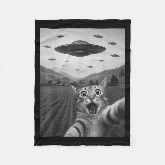 Funny Surprised Ed Cat Selfie With Alien Ufo Cat U Fleecedecke (Vorderseite)