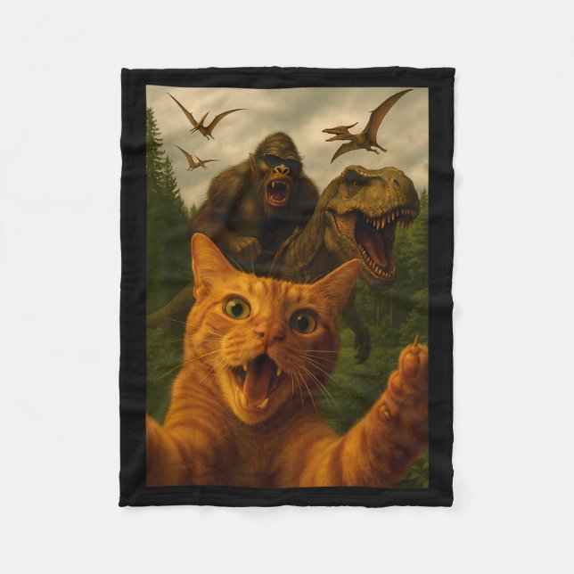 Funny Surprised Ed Cat Selfie With Bigfoot T-rex  Fleecedecke (Vorderseite)