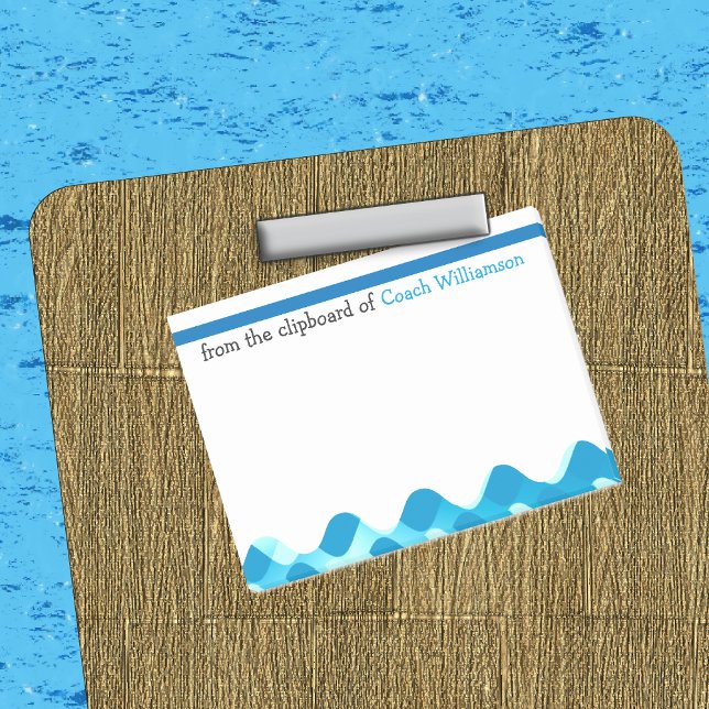 Funny SWIM COACH Personalisierte Post-it Notes Klebezettel (Swim Coach Post-it® Notes Front view In Situ on Clipboard Illustration)