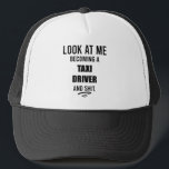 Funny Taxi Fahrer Geschenk Shirt Cab Fahrer Gesche Truckerkappe<br><div class="desc">Funny Taxi Fahrer Geschenk Shirt Führer Führer Geschenk Führer Führer Shirt Führer Führerschein Shirt Geschenk für Taxifahrer Schau Ich werde ein Taxifahrer Job,  Karriere,  Arbeit,  Chef, Taxi, Taxifahrer, Heartbeat, Taxifahrer, Taxifahrer, Taxifahrer, Chauffeur, Taxifahrer, Taxilogo, Verkehr, Beruf, öffentliche Verkehrsmittel</div>