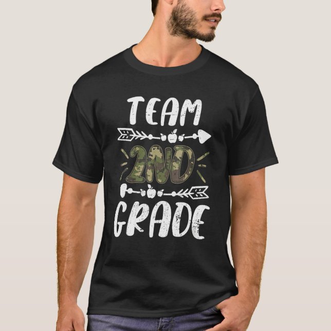 Funny Team 2nd Grade Camo Teacher Student Back To  T-Shirt (Vorderseite)