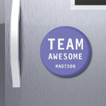 Funny Team Phantastisch Lila Personalisierter Name Magnet<br><div class="desc">Funny Team Phantastische Lila Personalisierte Namensmagnete enthält den Text "Team Phantastisch" mit Ihrem personalisierten Namen unten auf einem lila Hintergrund. Personalisieren Sie diese,  indem Sie den Text in dem dafür vorgesehenen Textfeld bearbeiten. Entwickelt für Sie von ©Evco Studio www.zazzle.com/store/evcostudio</div>