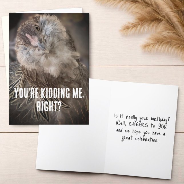 Funny Tilted Head Hähnchen Nah-Up Foto Karte (Cover and inside greeting template text greeting card)