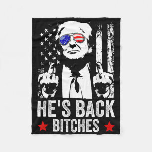 Funny Trump 2024 Er ist zurück Es Trump 2025 Fleecedecke