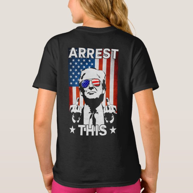 Funny Trump 2024 Festnahme Diese amerikanische Fla T-Shirt (Rückseite)