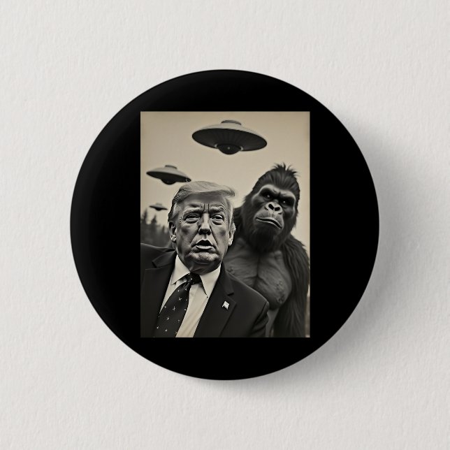Funny Trump Bigfoot Selfie mit Ufos komischer Alie Button (Vorderseite)