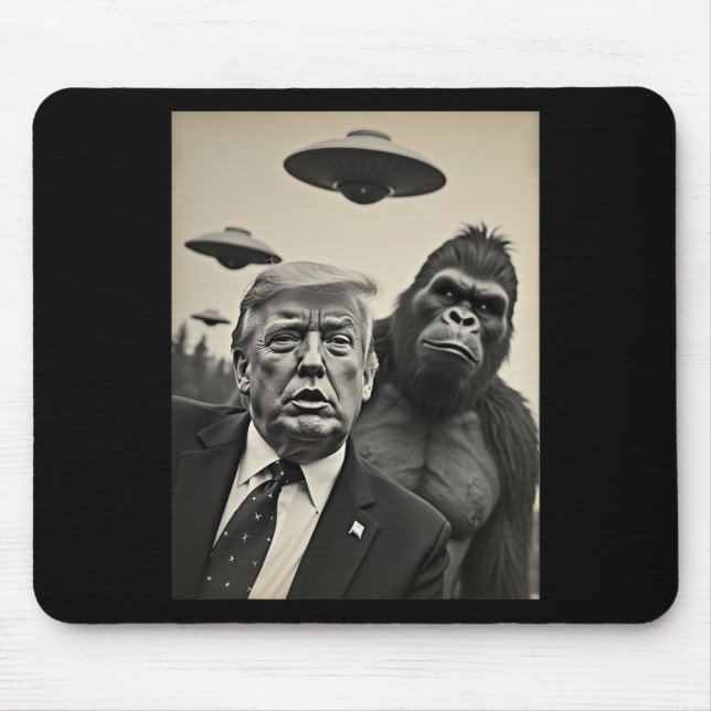 Funny Trump Bigfoot Selfie mit Ufos komischer Alie Mousepad (Vorne)
