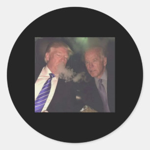 Funny Trump und Biden Rauchen Runder Aufkleber