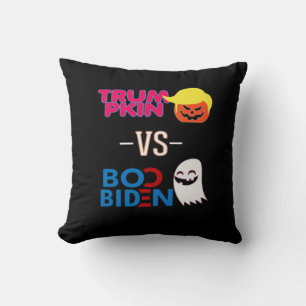 Funny Trumpkin Vs Boo Biden Halloween Design Class Kissen