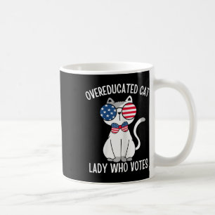 Funny übergebildeten Katze Lady, die für Kamala H Kaffeetasse