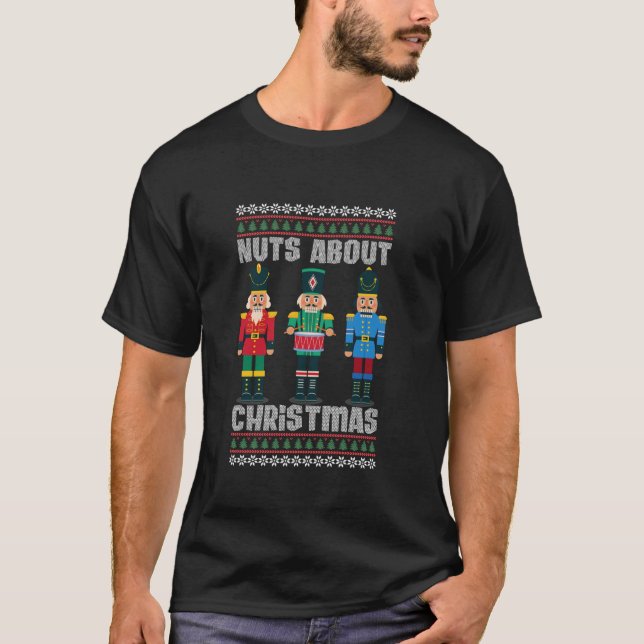 Funny Uggli Christmas Nutcracker Doll Nüsse über C T-Shirt (Vorderseite)