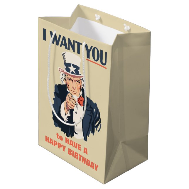 Funny Uncle Sam Patriotic Birthday Mittlere Geschenktüte (Rückseite Schrägansicht)