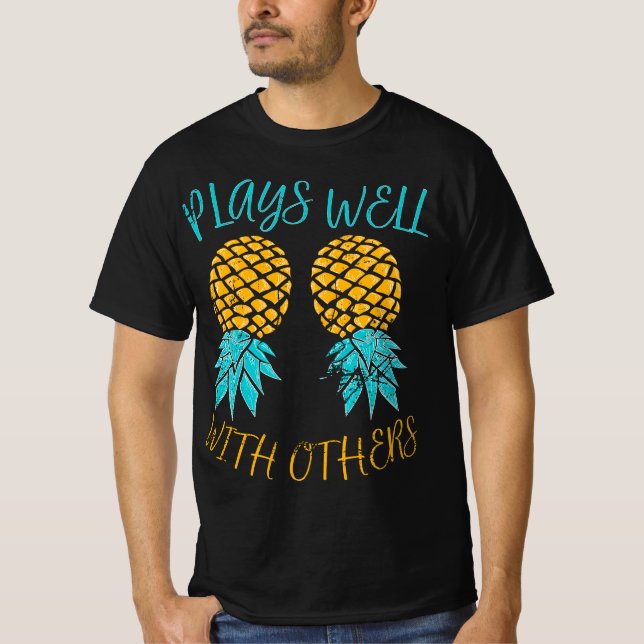 Funny Upside Down Pineapple graphic for swingers p T-Shirt (Vorderseite)