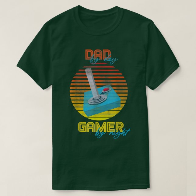 Funny Vater by Day Gamer by Night Gaming Lover Dad T-Shirt (Design vorne)