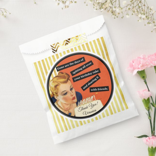 Funny Vintag Birthday Girl bläst Kerzen aus Geschenktütchen (Versiegelt)