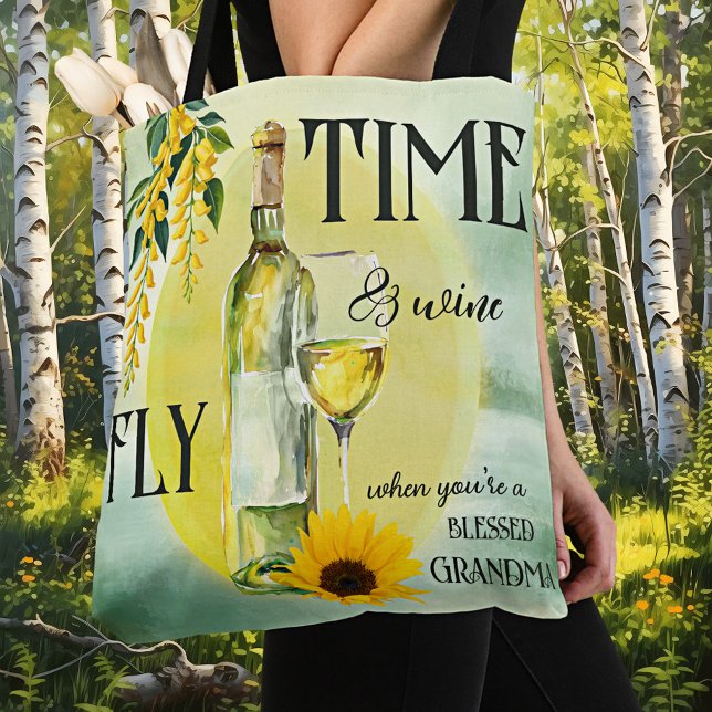 Funny Watercolor Weinkultur und Erde (Tote bag featuring a watercolor bottle and glass of wine with flowers and your funny texts - grandma)