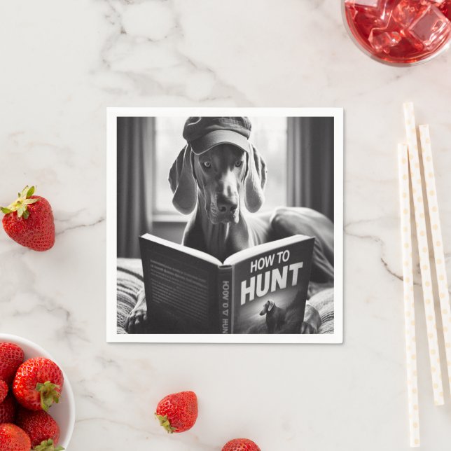 Funny Weimaraner liest ein Buch über die Jagd Serviette (Beispiel)