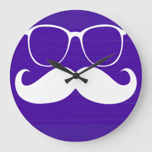Funny White Mustache Brille auf Lila Hintergrund Große Wanduhr