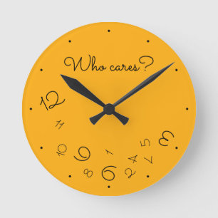 Funny Who Cares? Falling Numbers Yellow Quirky Runde Wanduhr