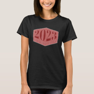 Für 2023 sieht der künftige positive Ausblick für  T-Shirt