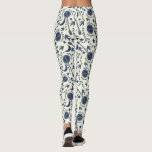 Für Banjo Spieler Muster Blue und Cream Folk Art Leggings<br><div class="desc">Diese illustrierten Leggings sind perfekt für Banjospieler und alle,  die Bluegrass-Musik Lieben. Sie haben ein volkstümliches Kunstmuster mit Abbildungen von Banjos,  Vögeln,  Monden,  Sternen und botanischen Rebakzenten,  die alle in marinebasischem Set vor einem cremefarbenen oder elfenbeinfarbenen Hintergrund stehen.</div>