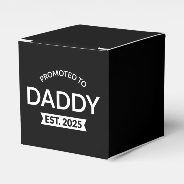 Für Daddy Est befördert. 2025 Geschenkschachtel (Vorderseite)
